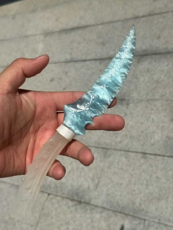 【 Crystal Handle 】 Ice blade made of cat's eye stone