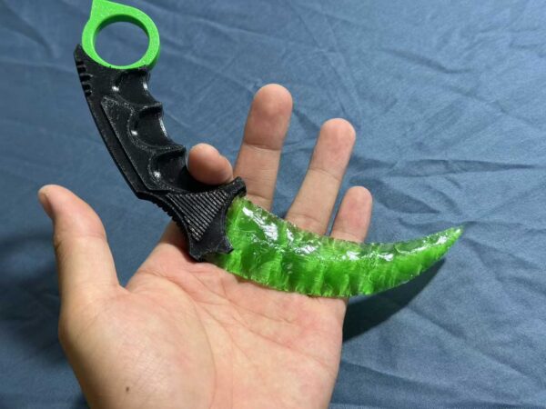 【 Plastic knife handle 】 Cat's eye stone material Kalambit