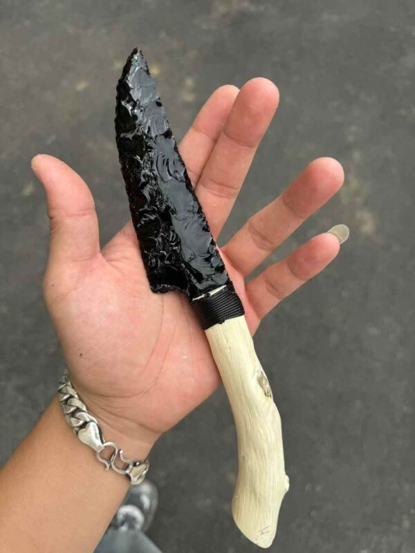 【 Wooden handle 】 Obsidian hunting knife